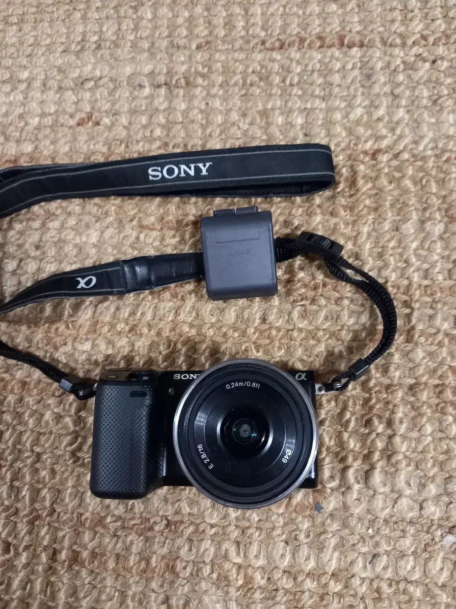 SONY SYBER SHOT    DSC - A NEX5